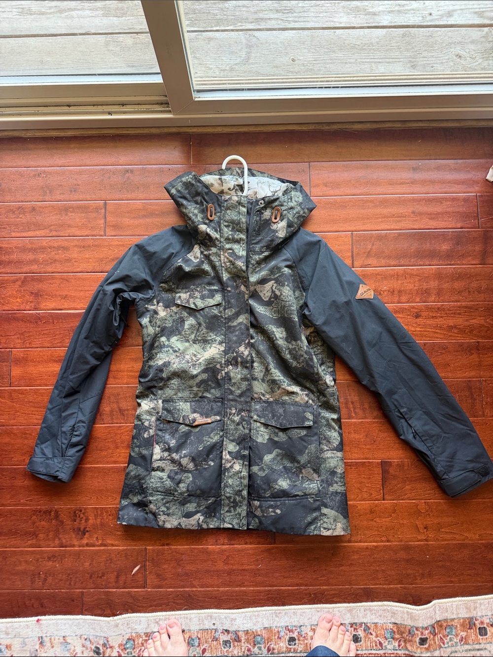 Dakine women’s ski/snowboarding jacket